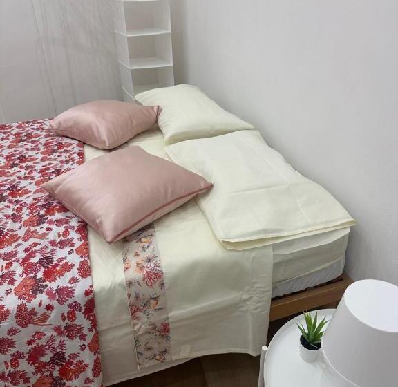 اتاق خانوادگی, Angolo Paradiso