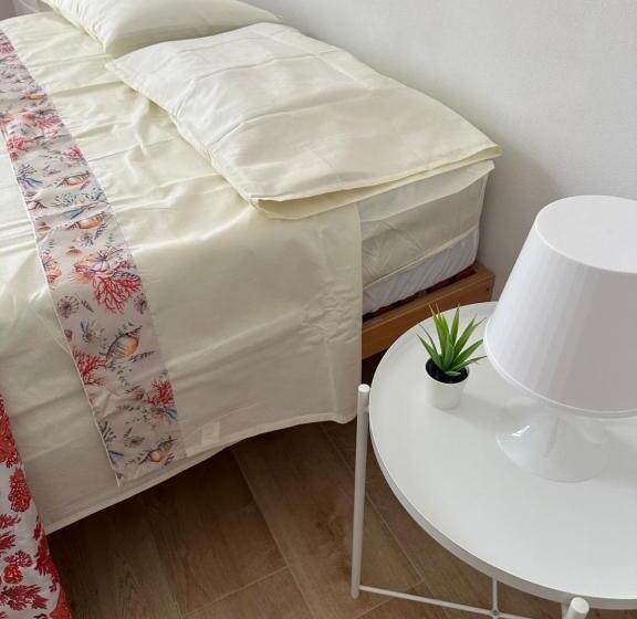 اتاق خانوادگی, Angolo Paradiso