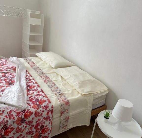 اتاق خانوادگی, Angolo Paradiso