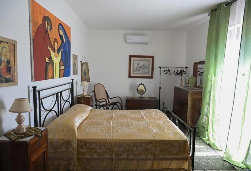 Номер Deluxe, Agribnb Casa Furnaredda