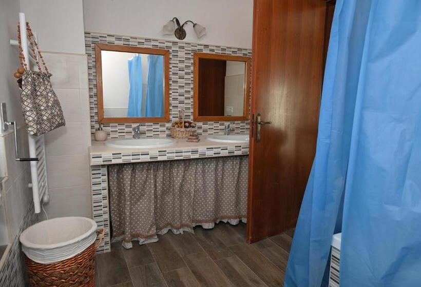 Номер Deluxe, Agribnb Casa Furnaredda