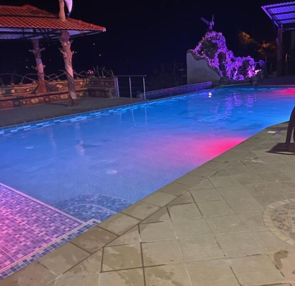 家庭山景房, Eco Hotel Campestre Atlantis San Joaquín La Mesa