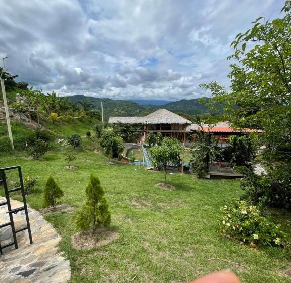 패밀리 룸 산 전망, Eco Hotel Campestre Atlantis San Joaquín La Mesa