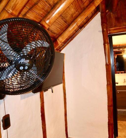 샬레, Eco Hotel Campestre Atlantis San Joaquín La Mesa