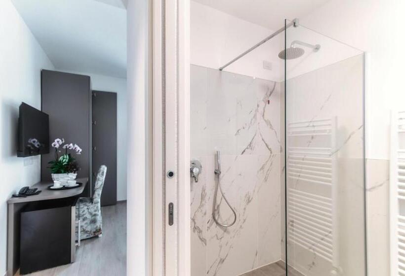 غرفة قياسية, La Vignetta Cernobbio