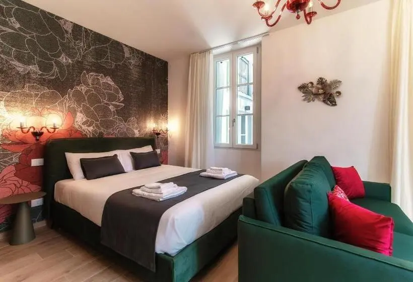 Quarto Quadruple Standart com Varanda, La Vignetta Cernobbio
