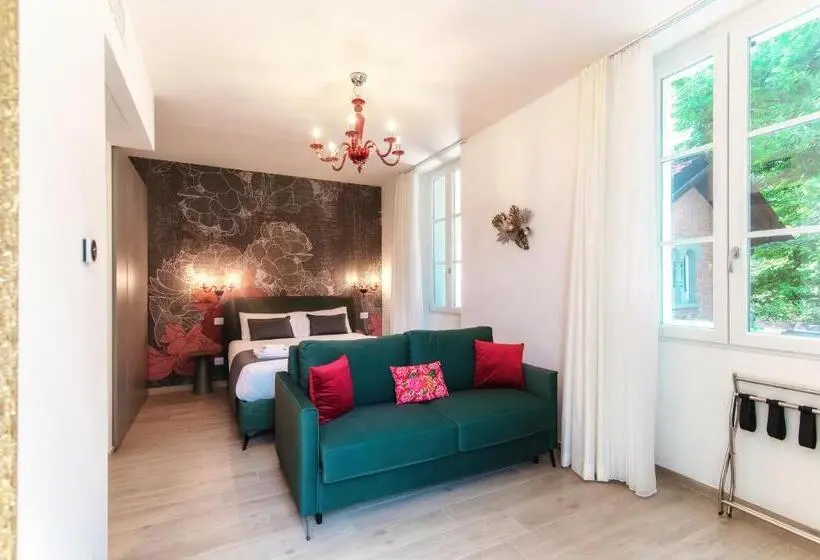 Quarto Quadruple Standart com Varanda, La Vignetta Cernobbio