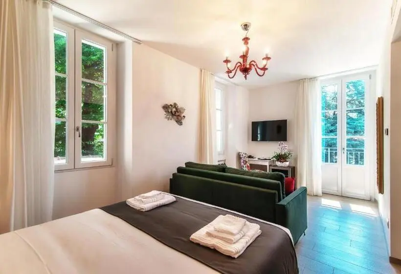 Quarto Quadruple Standart com Varanda, La Vignetta Cernobbio