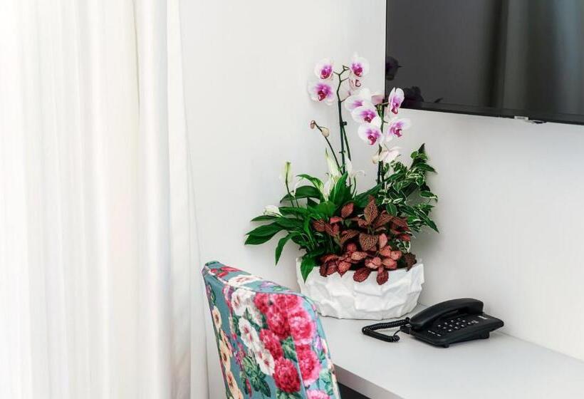 غرفة قياسية رباعية, La Vignetta Cernobbio