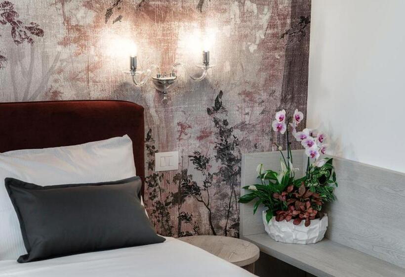 غرفة ديلوكس مزودة بشرفة, La Vignetta Cernobbio