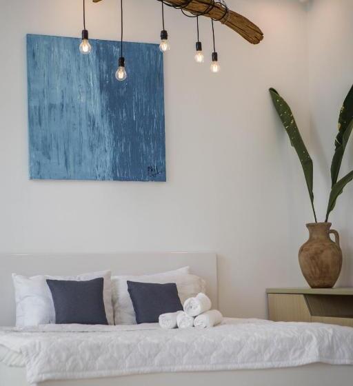 سوئیت با بالکن, Notre Maison 7  Villa