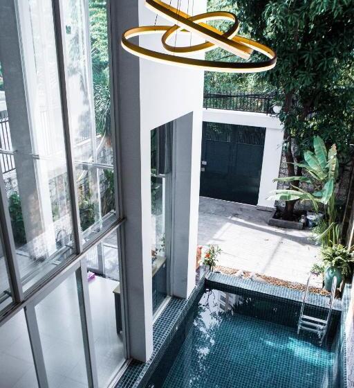 سوئیت با بالکن, Notre Maison 7  Villa