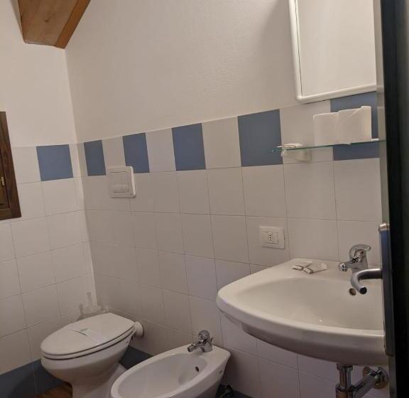 غرفة قياسية ثلاثية, Rifugio Alevè