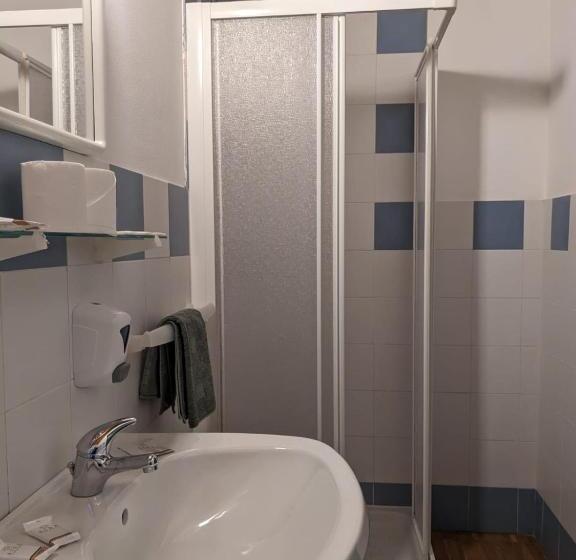 غرفة قياسية ثلاثية, Rifugio Alevè