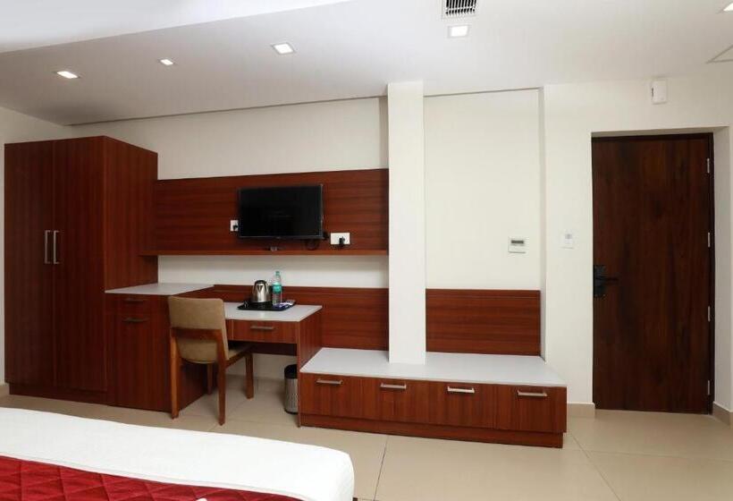 Номер Superior Кровать Кинг, K Grandeur Hotels