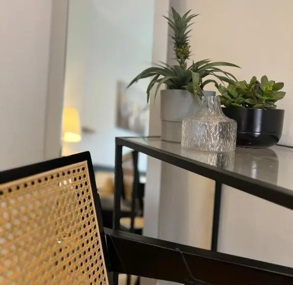 スタンダードスタジオ, Modern Stay I Cosy & Central Apartments