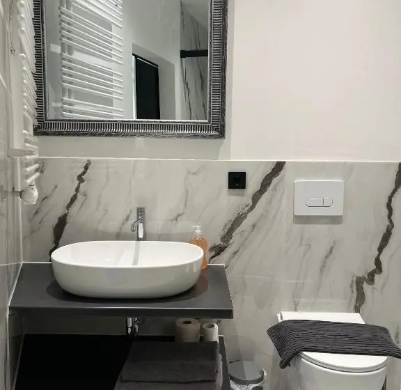 バルコニー付きスタンダードステューディオ, Modern Stay I Cosy & Central Apartments