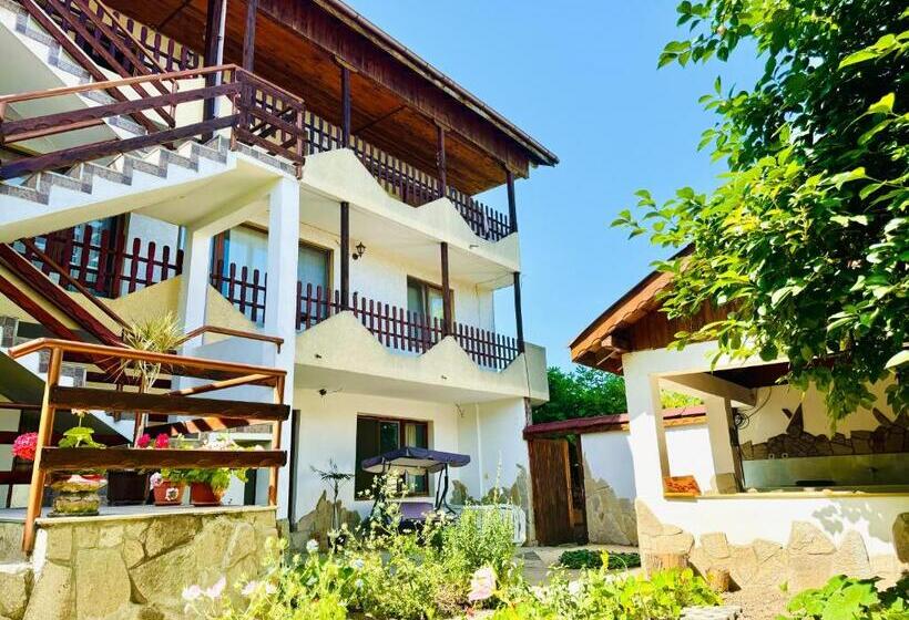 Triple Room Sea View, къща за гости чайка