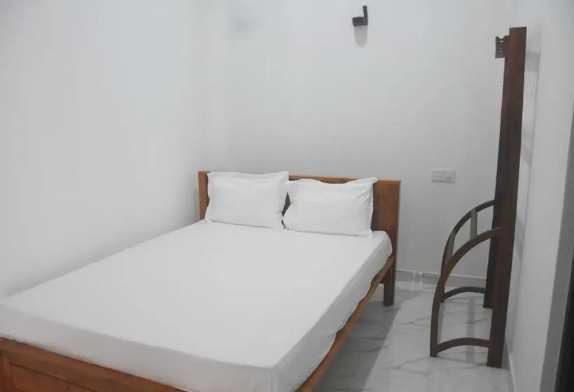 バルコニー付きデラックスルーム, Golden City Resort Anuradhapura