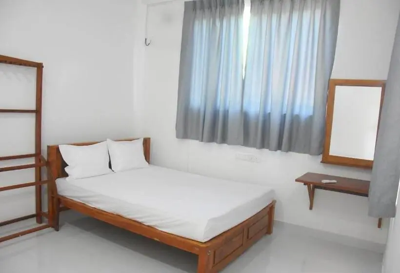 バルコニー付きデラックスルーム, Golden City Resort Anuradhapura