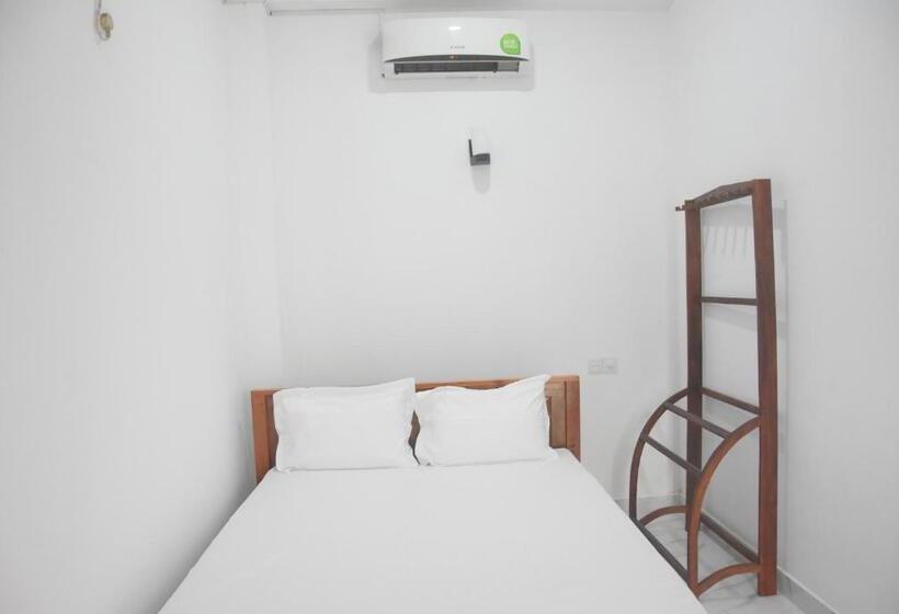 اتاق لوکس با بالکن, Golden City Resort Anuradhapura