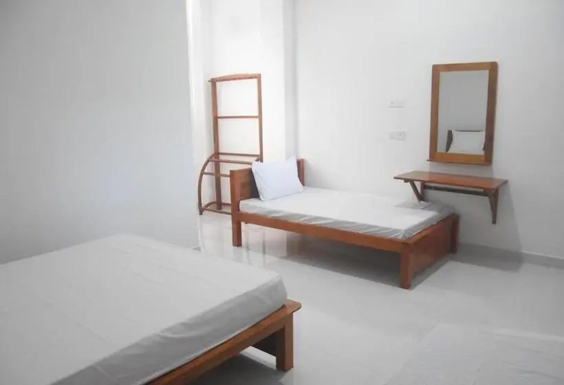 バルコニー付きスタンダードトリプルルーム, Golden City Resort Anuradhapura