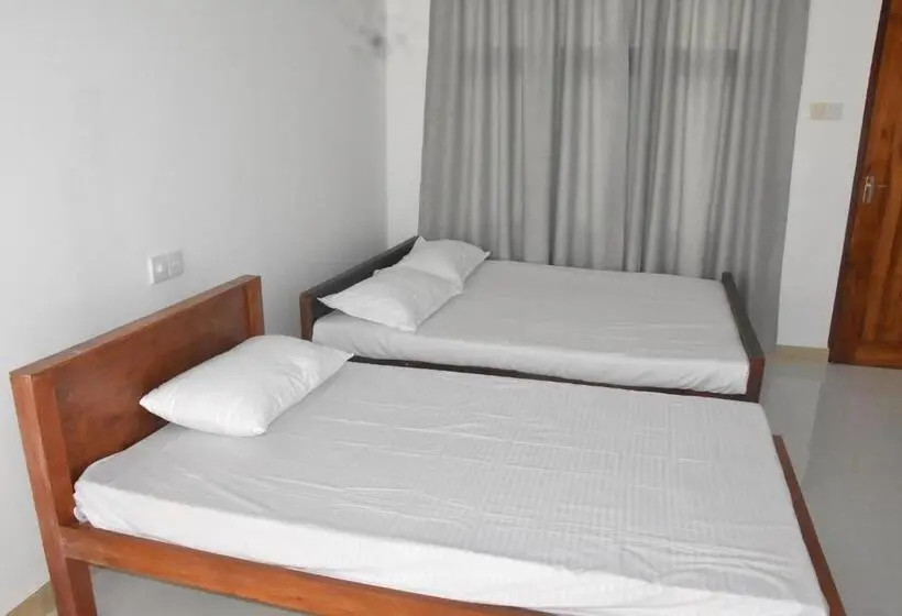 スタンダードトリプルルーム, Golden City Resort Anuradhapura