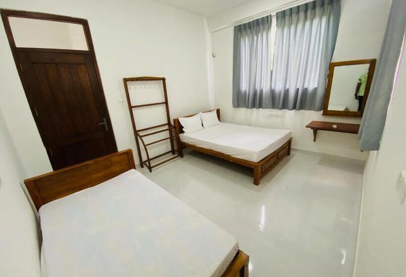 اتاق استاندارد سه نفره, Golden City Resort Anuradhapura