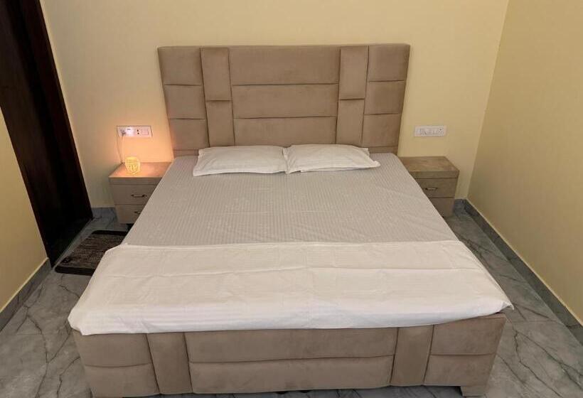 חדר סטנדרט, Homely Escapes