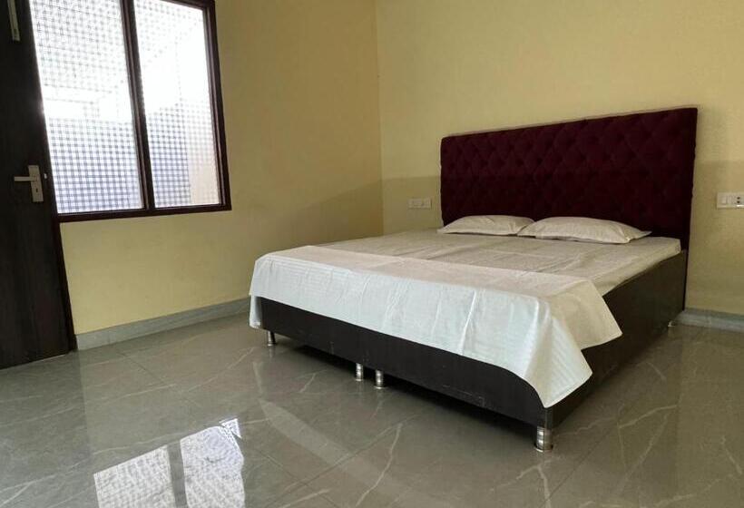 חדר סטנדרט, Homely Escapes