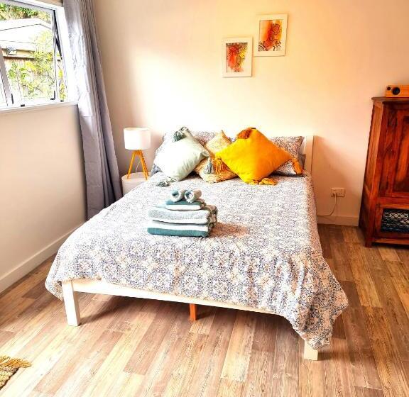 غرفة قياسية, Sun Republik Studio