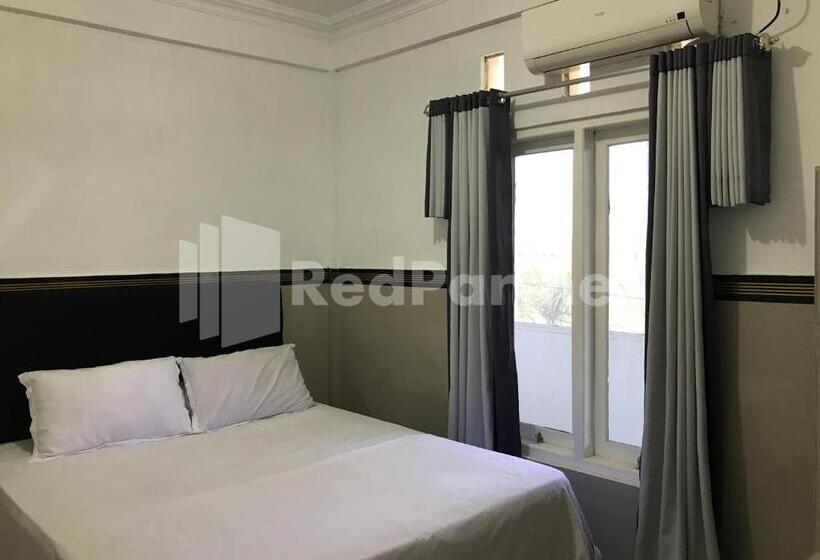 غرفة قياسية, Gamary Redpartner Sidorejo