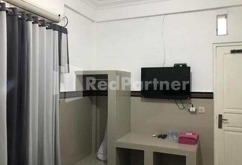 غرفة قياسية, Gamary Redpartner Sidorejo