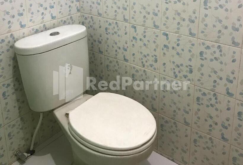 غرفة قياسية, Gamary Redpartner Sidorejo