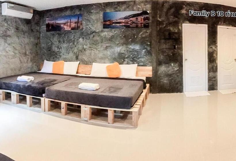 חדר משפחתי, The Toy Hoteru Resort Rayong