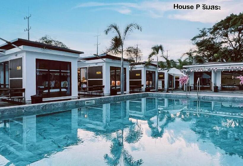 بنجلو عائلى, The Toy Hoteru Resort Rayong