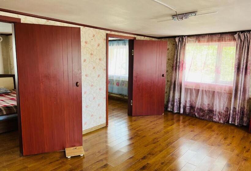 اتاق خانوادگی, Ayanchin Guest House