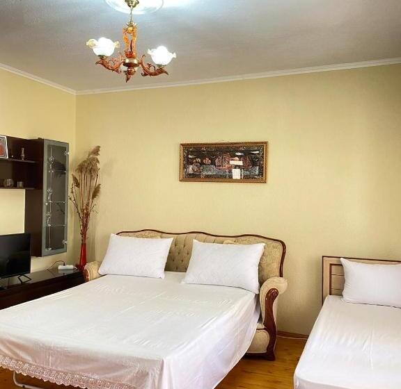 اتاق خانوادگی, Roelka Guest House