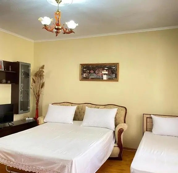 اتاق خانوادگی, Roelka Guest House