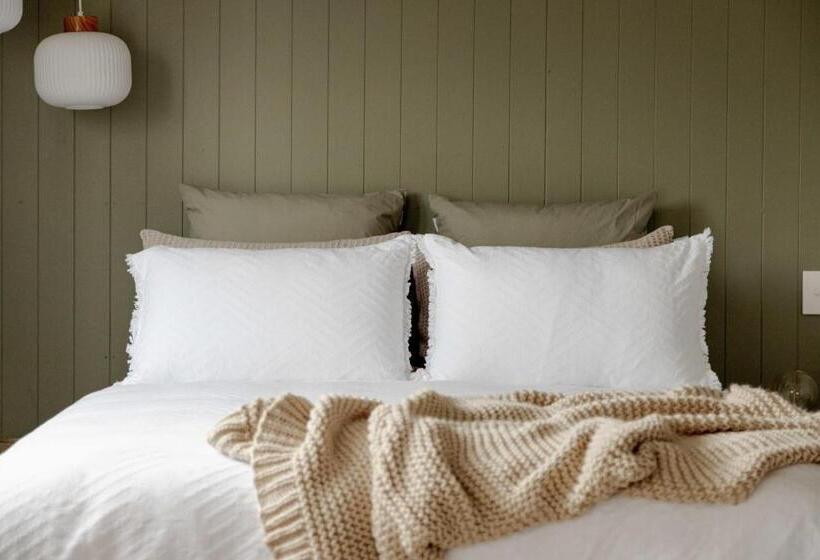 اتاق استاندارد اینتریور, The Shed