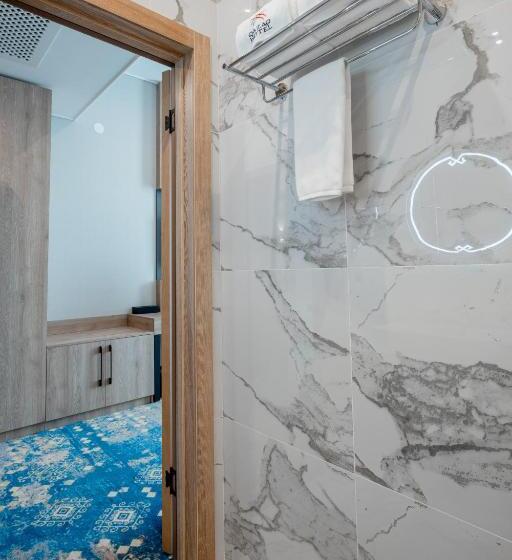 اتاق استاندارد با تخت بزرگ, Qazaq Hotel Premium