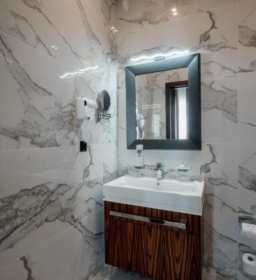 اتاق استاندارد با تخت بزرگ, Qazaq Hotel Premium