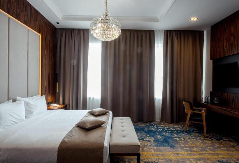 اتاق لوکس با تخت بزرگ, Qazaq Hotel Premium