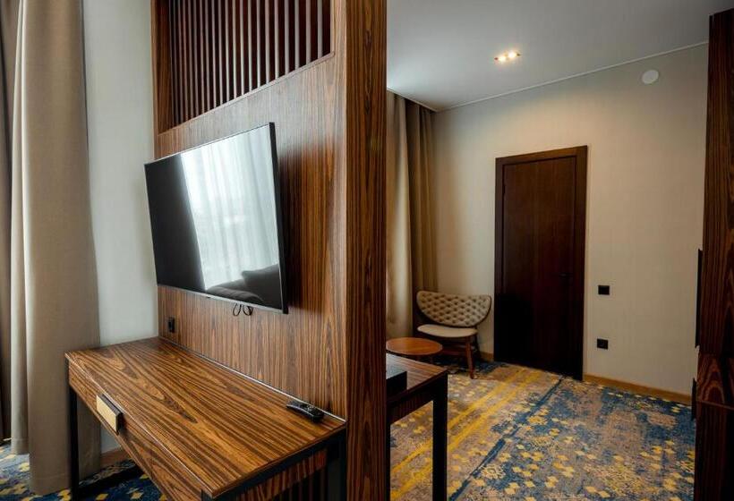سوییت, Qazaq Hotel Premium