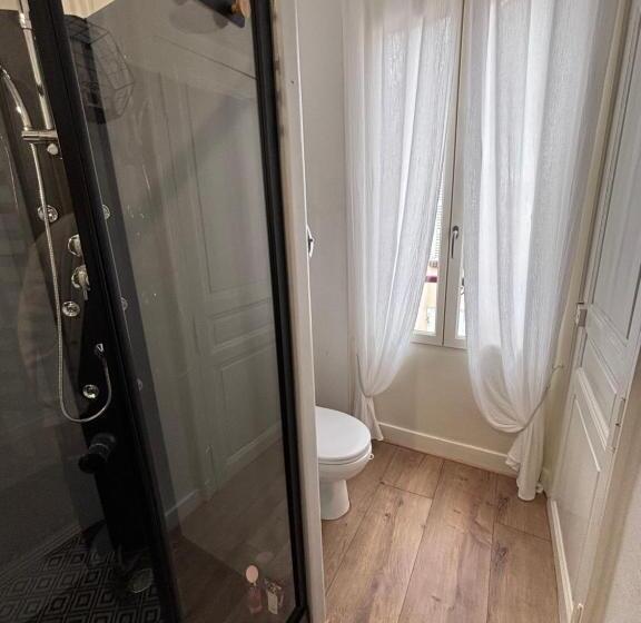 חדר סטנדרט, La Vie En Rose