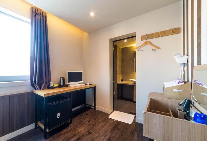 اتاق لوکس, Bridge