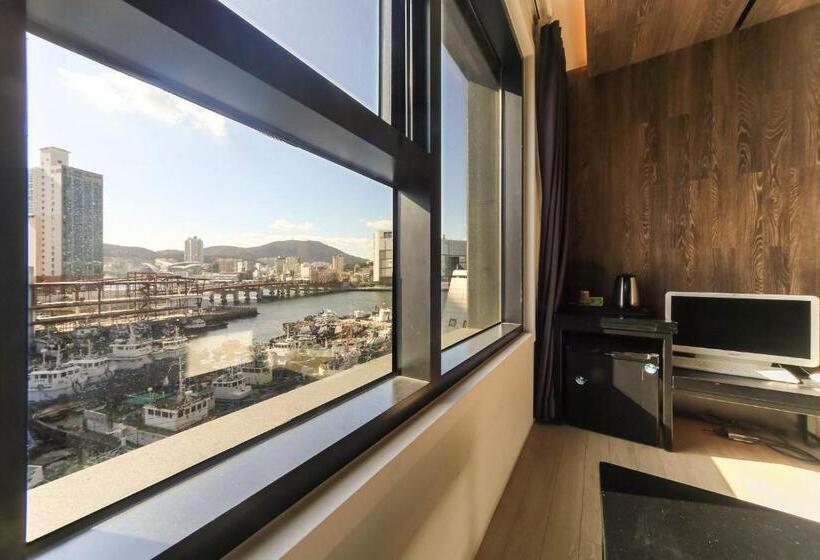 اتاق خانوادگی, Bridge