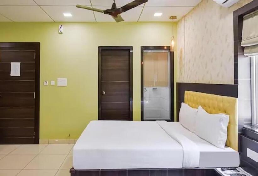 デラックスルーム, Royal Crown Puri   A Royal Stay   Fully Air Conditioned With Great Location   Best Seller