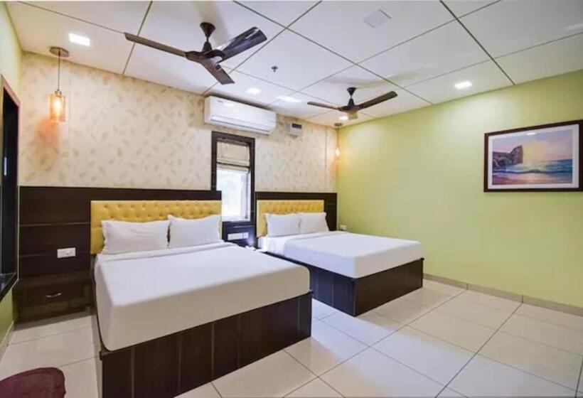 デラックスの４人部屋, Royal Crown Puri   A Royal Stay   Fully Air Conditioned With Great Location   Best Seller