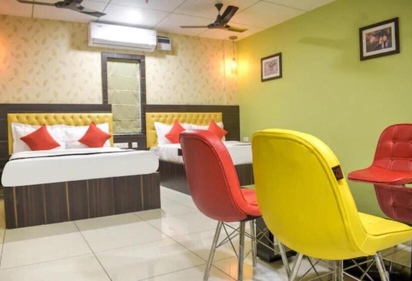 デラックスの４人部屋, Royal Crown Puri   A Royal Stay   Fully Air Conditioned With Great Location   Best Seller